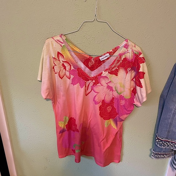 Fashion Bug Floral V-Neck Top - Pink and Red - Picture 1 of 4